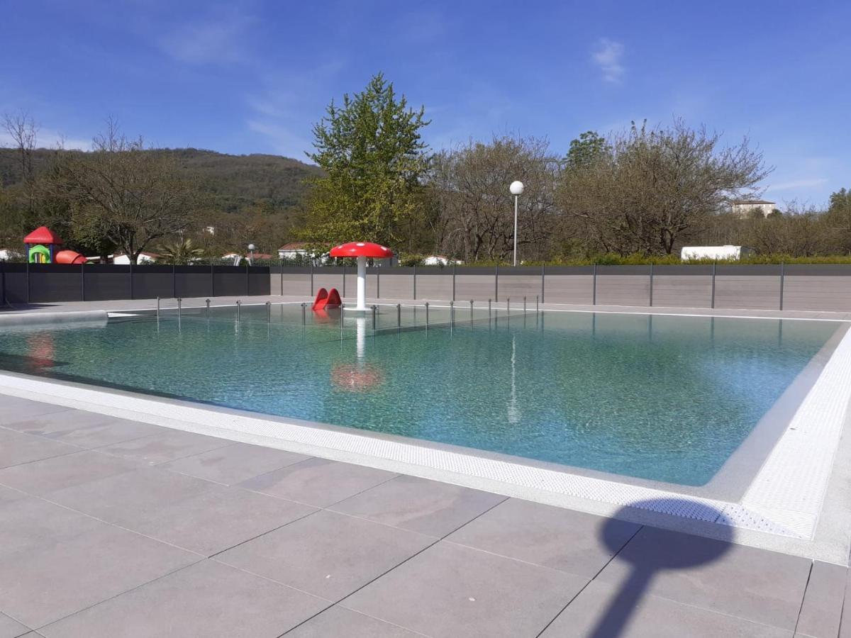 פואה Camping Du Lac מראה חיצוני תמונה